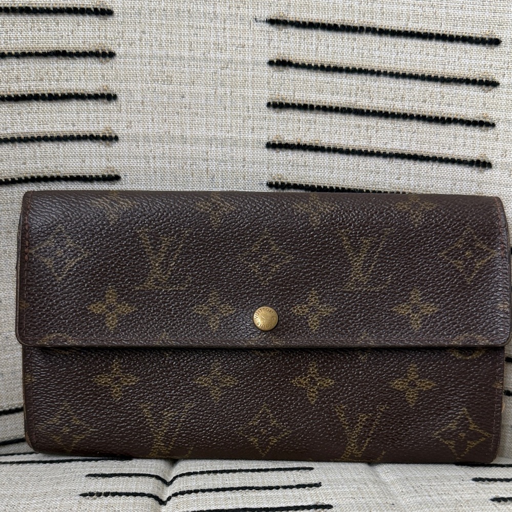 Louis Vuitton Sarah monogram wallet